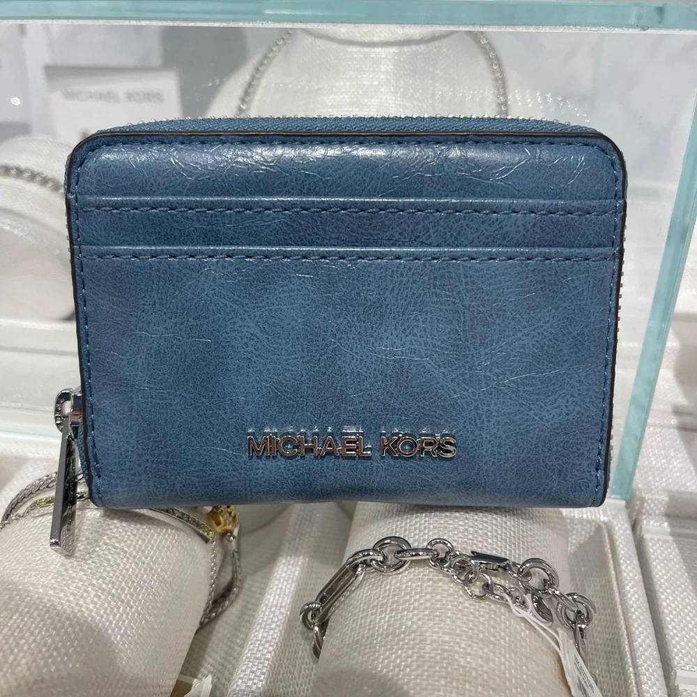 MICHAEL KORS Jet Set Medium Distressed Zip Around Card Case
Cornflower 
NWT - Picture 6 of 16